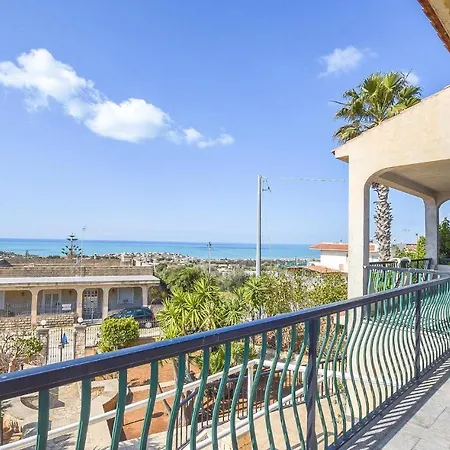Cozy In With Outdoor Swimming Pool Holiday home *