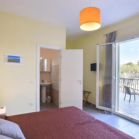 Cozy In With Outdoor Swimming Pool *